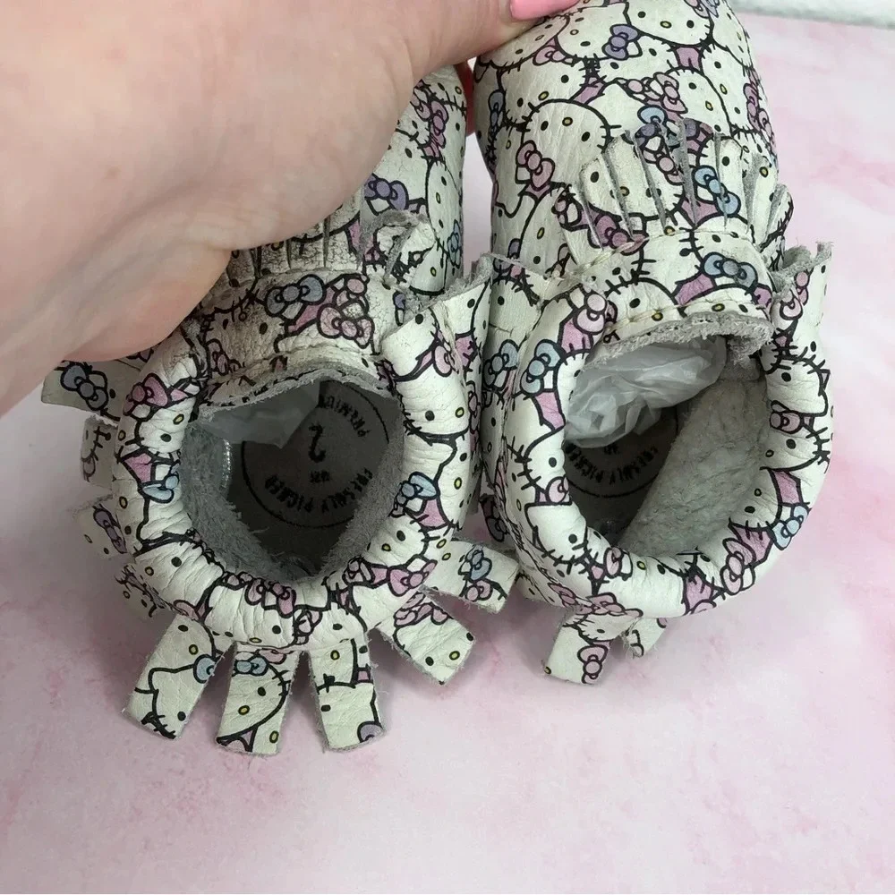 Freshly Picked x Sanrio Hello Kitty baby moccasins Peek a Bow size 2 infant - Picture 12 of 16